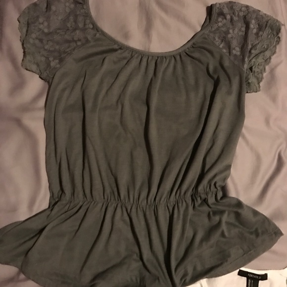 Lace tee bundle - Picture 4 of 4